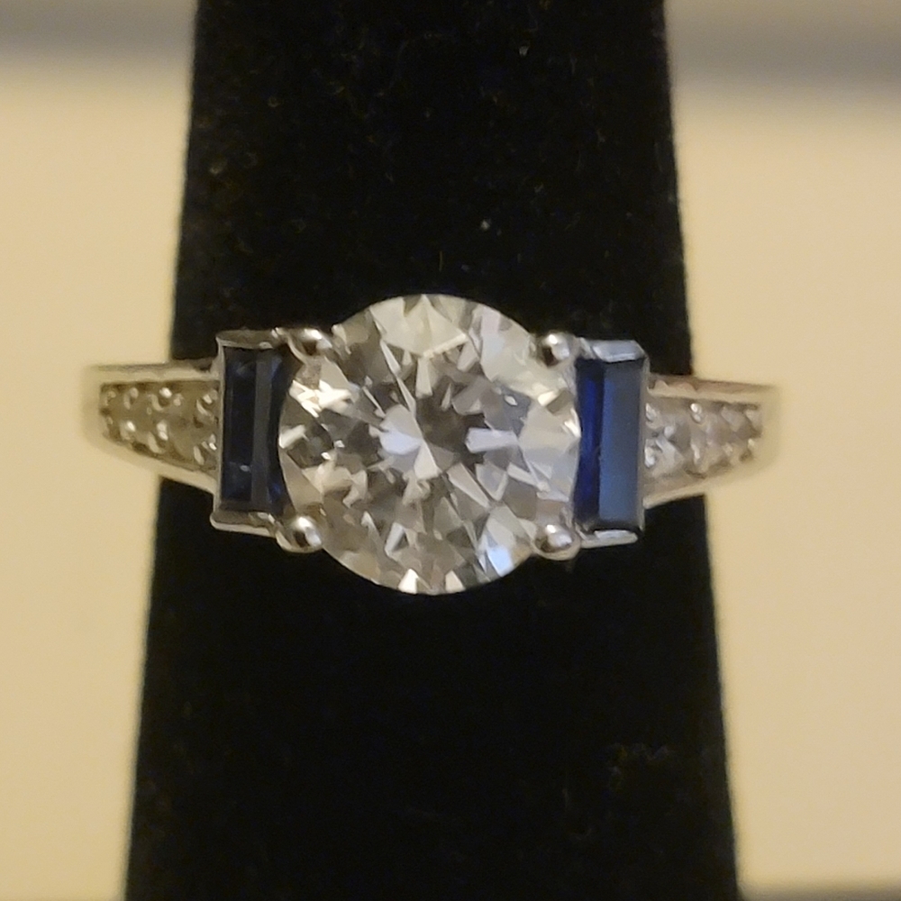 Sterling silver 925 cz ring size 6